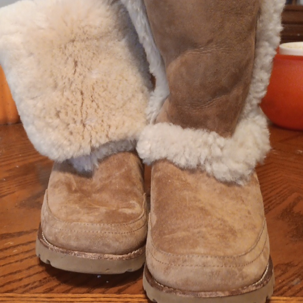 Brown and Cream Shearling Boots - Picture 5 of 11